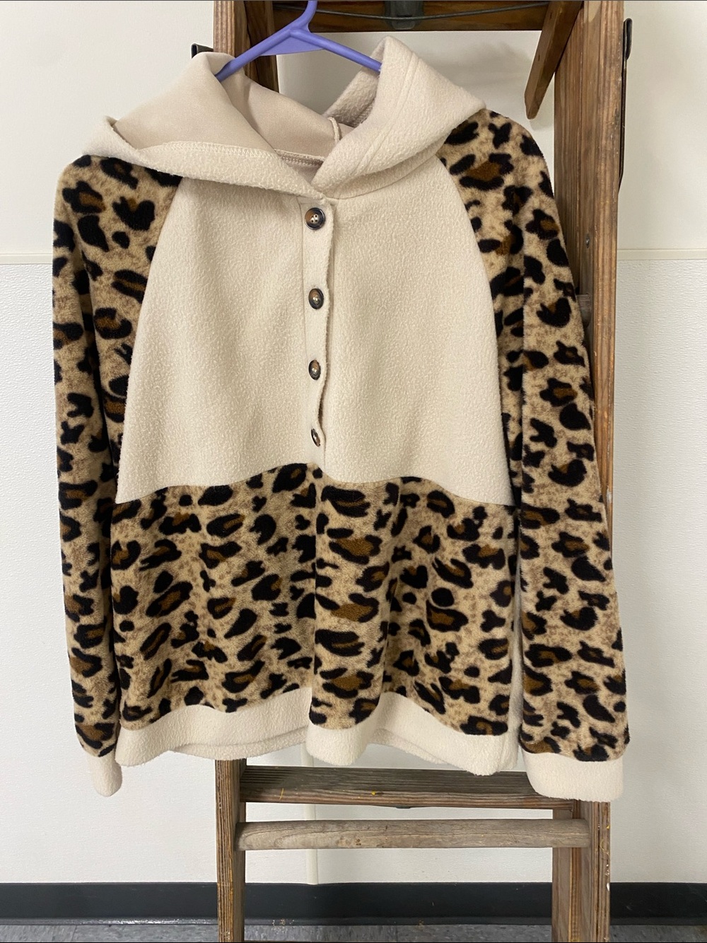 SHEIN Cream & Leopard Hooded Button-Front Pullover